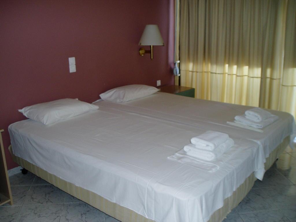 Riviera Hotel Poros  Extérieur photo